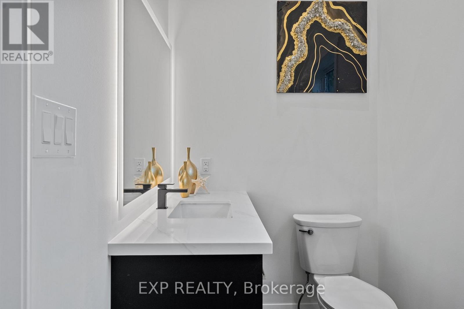 168 Berczy Street, Barrie, ON - Indoor Photo Showing Bathroom