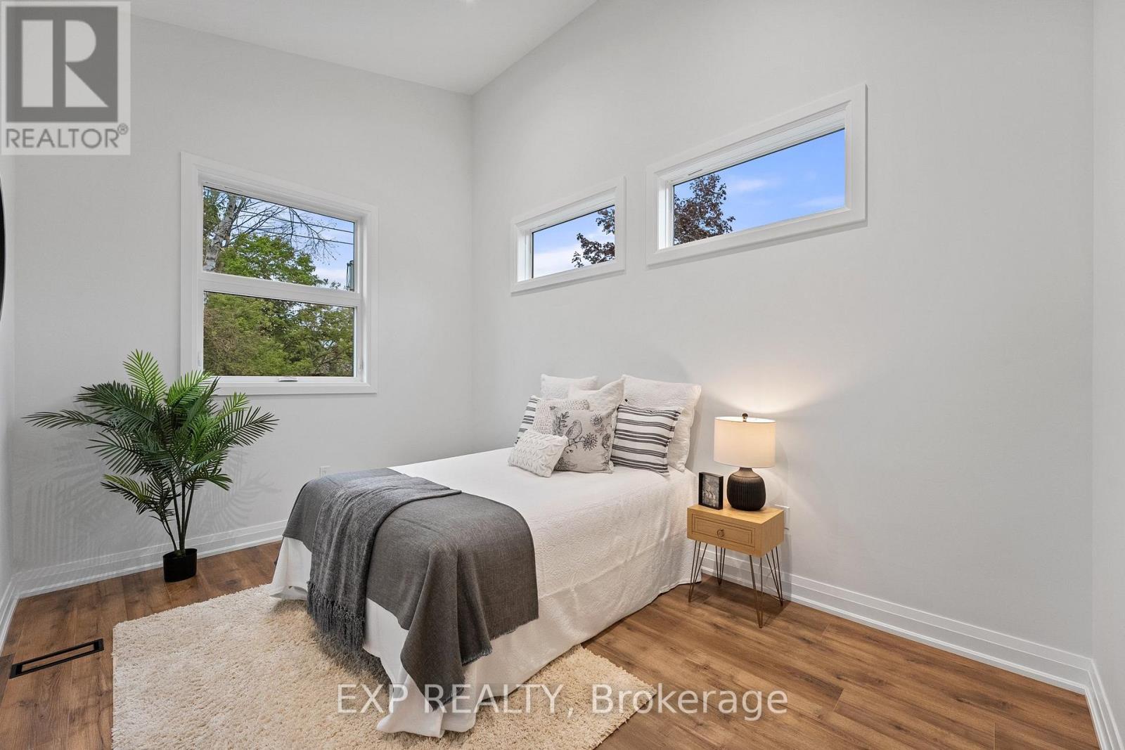 168 Berczy Street, Barrie, ON - Indoor Photo Showing Bedroom