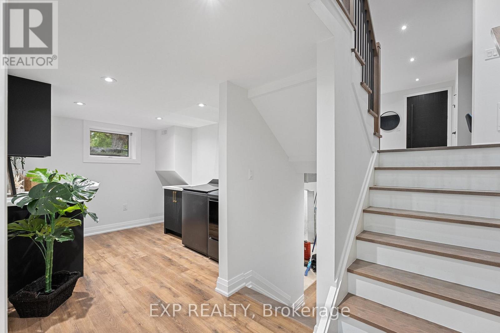 168 Berczy Street, Barrie, ON - Indoor Photo Showing Other Room