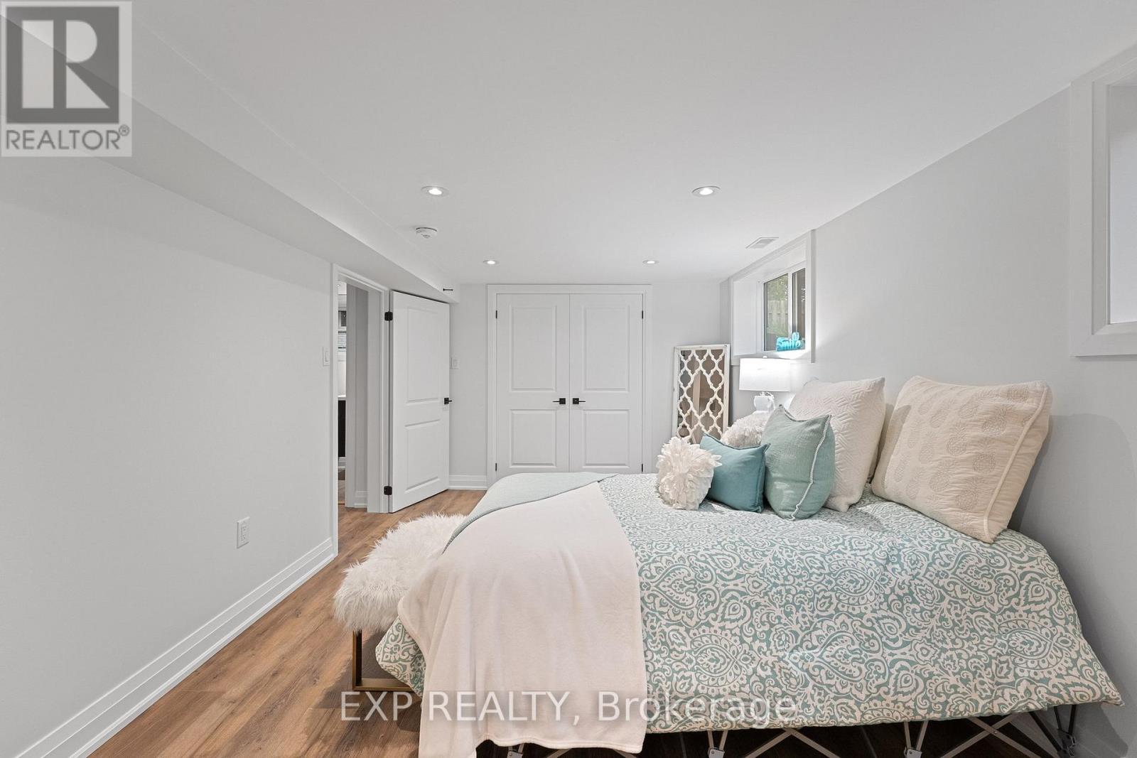 168 Berczy Street, Barrie, ON - Indoor Photo Showing Bedroom