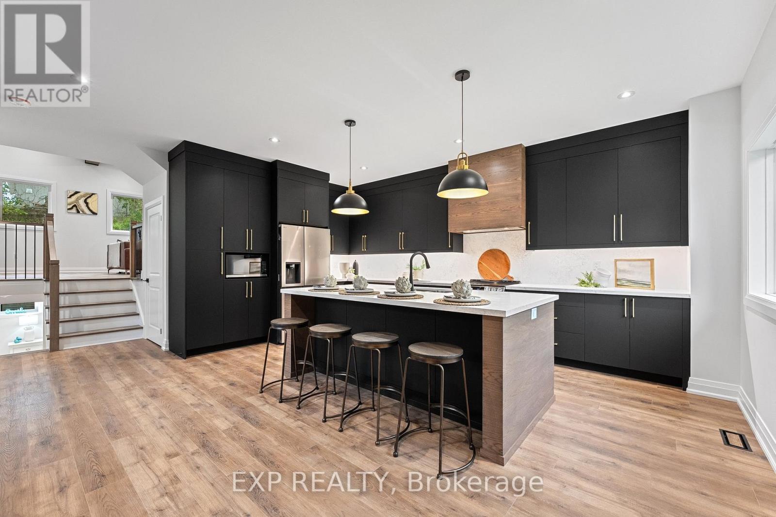 168 Berczy Street, Barrie, ON - Indoor Photo Showing Kitchen With Upgraded Kitchen