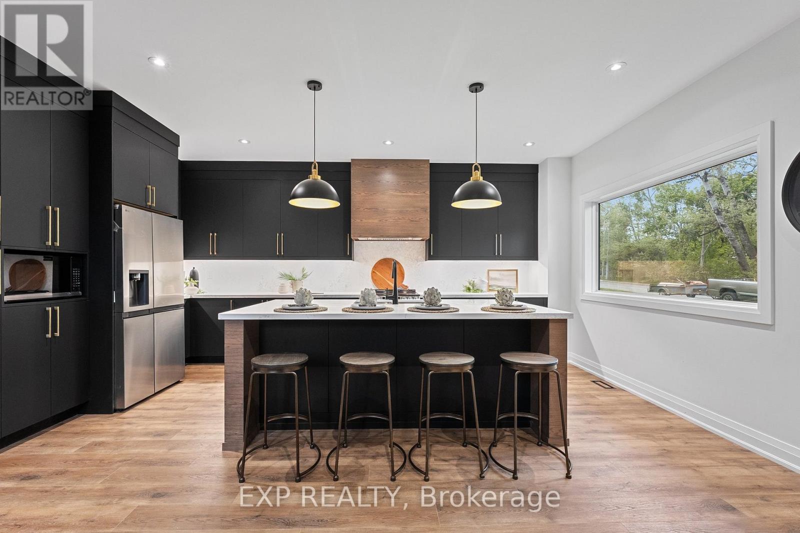 168 Berczy Street, Barrie, ON - Indoor Photo Showing Other Room