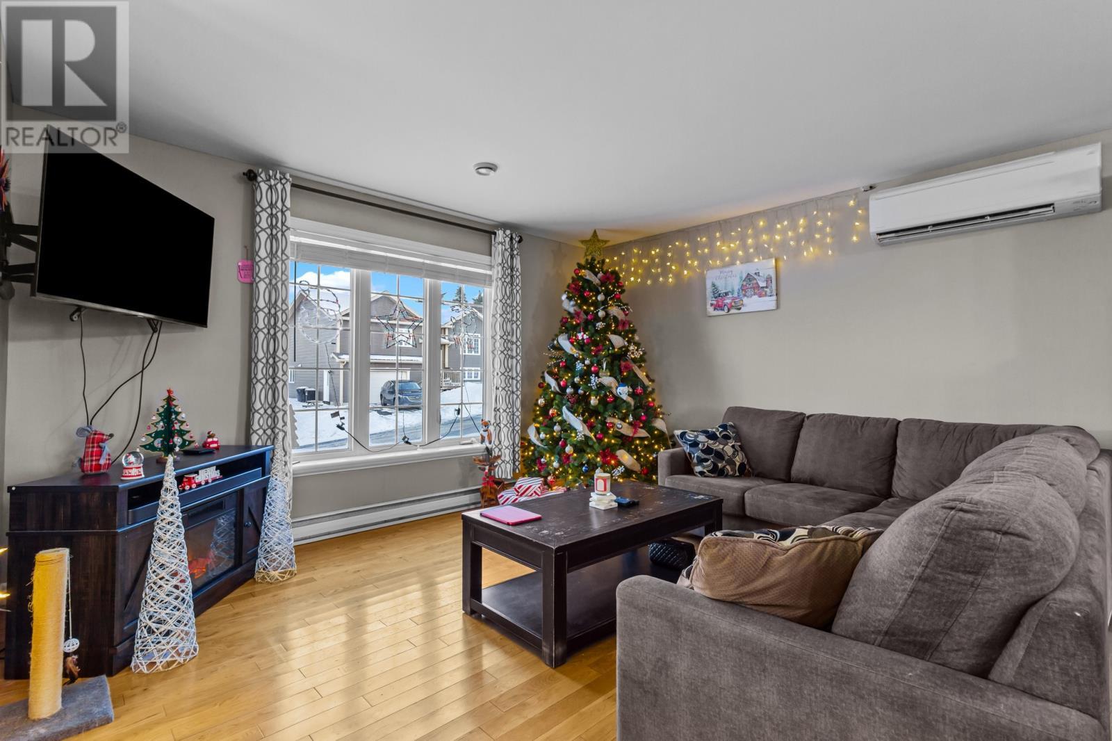 36 Cape Pine Street, St. John'S, NL - Indoor Photo Showing Living Room