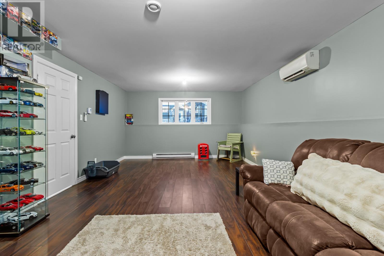 36 Cape Pine Street, St. John'S, NL - Indoor