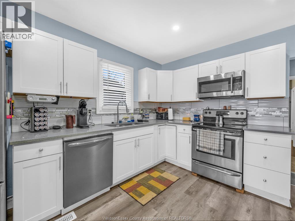3691 Riberdy Road, Windsor, ON - Indoor Photo Showing Kitchen