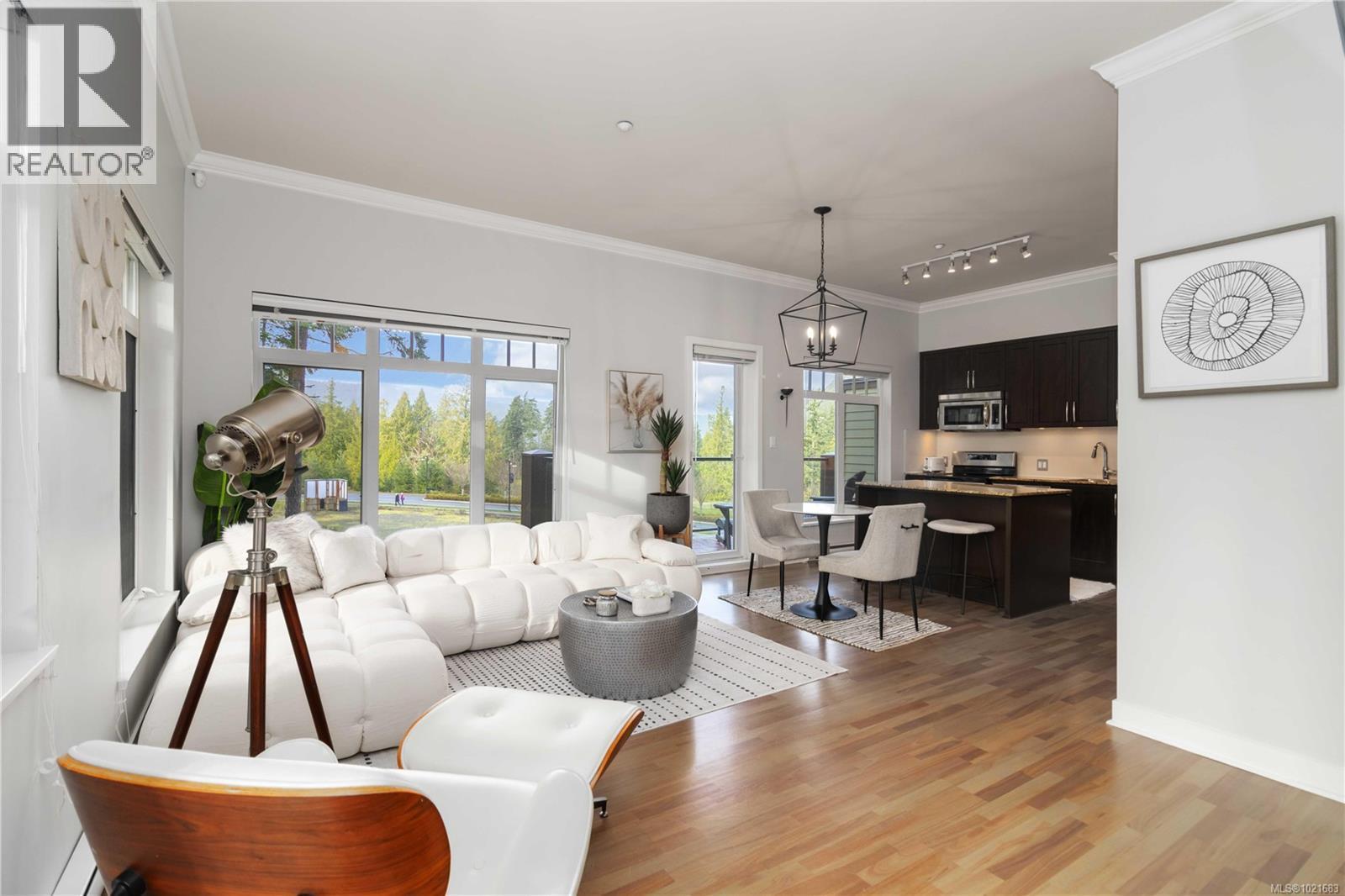 420 1395 Bear Mountain Pkwy, Langford, BC - Outdoor