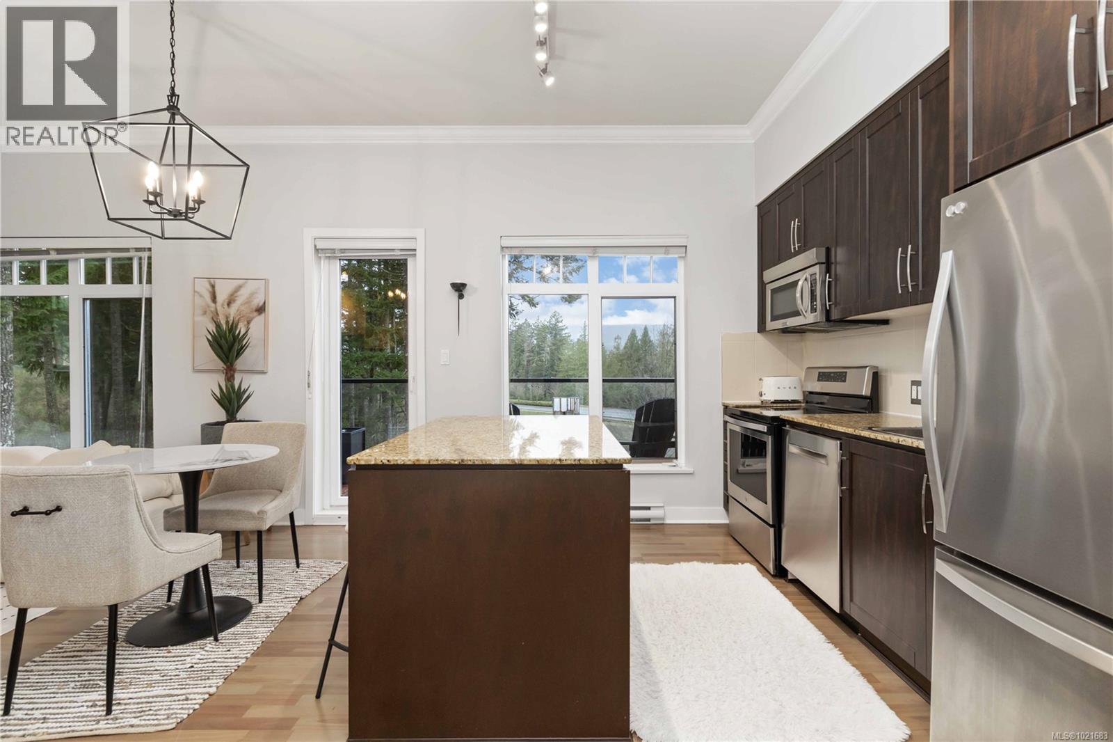 420 1395 Bear Mountain Pkwy, Langford, BC - Indoor Photo Showing Other Room