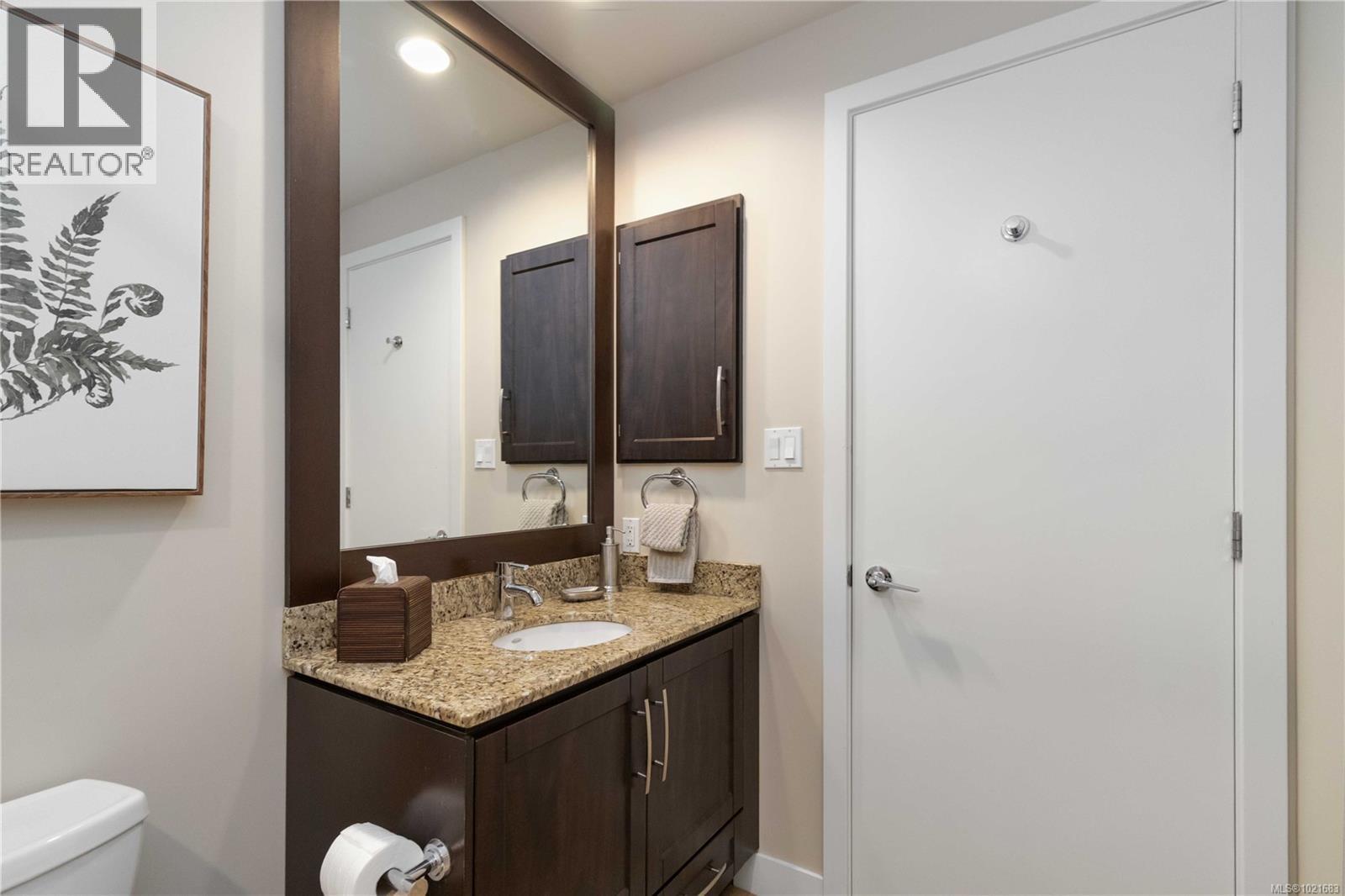 420 1395 Bear Mountain Pkwy, Langford, BC - Indoor Photo Showing Bedroom