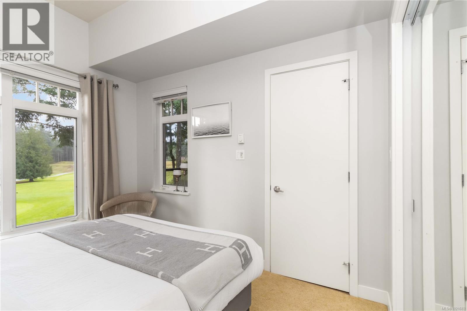 420 1395 Bear Mountain Pkwy, Langford, BC - Indoor Photo Showing Laundry Room