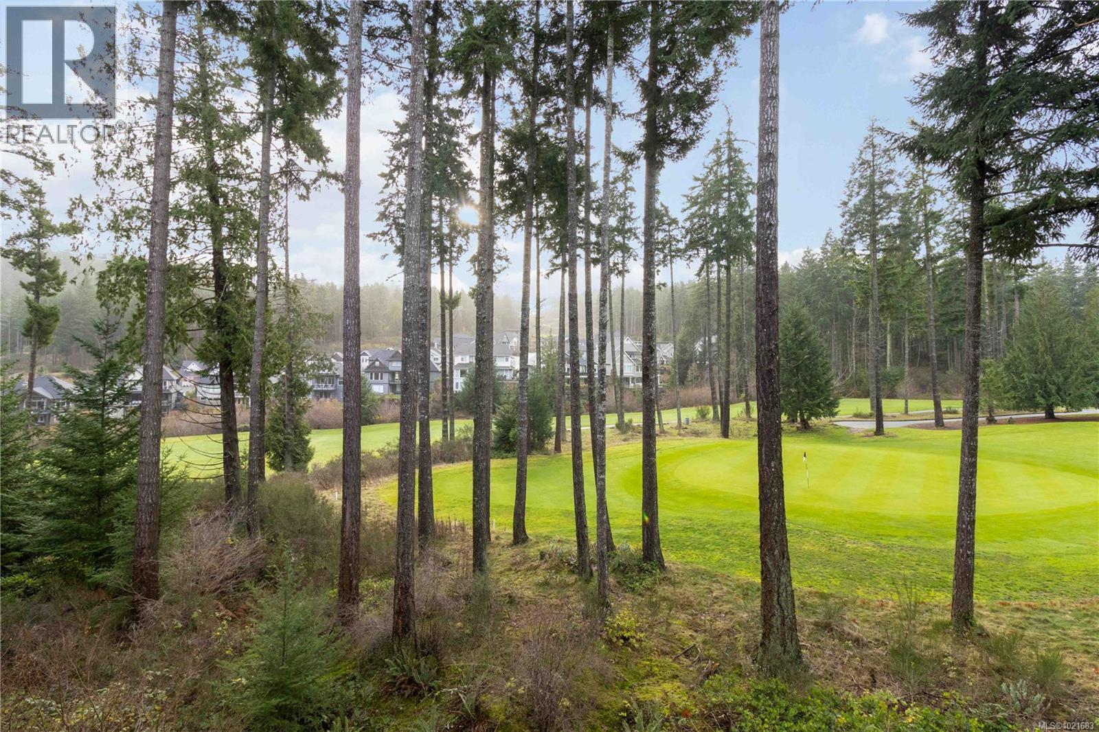 420 1395 Bear Mountain Pkwy, Langford, BC - Indoor Photo Showing Bedroom