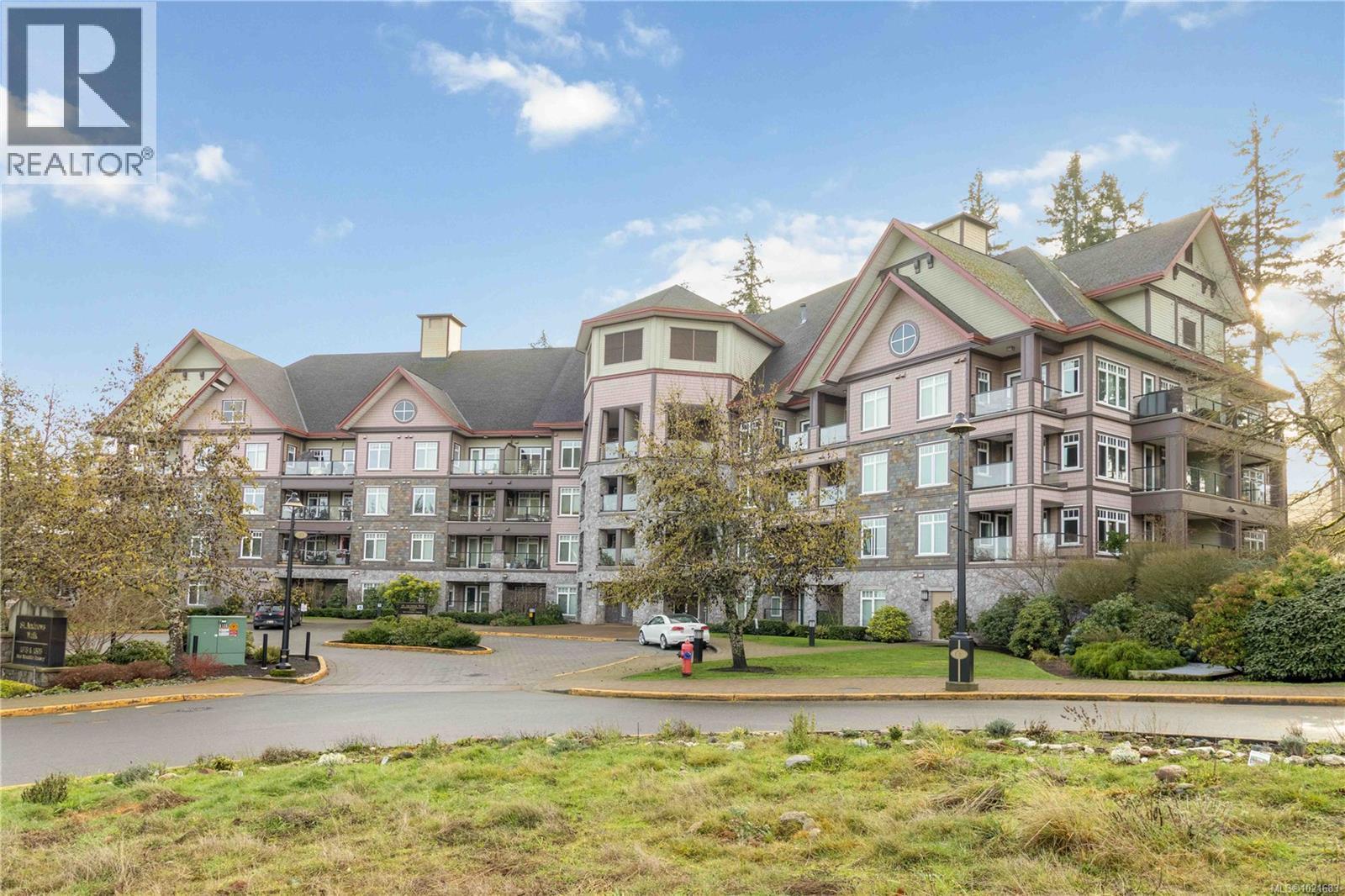 420 1395 Bear Mountain Pkwy, Langford, BC - Indoor Photo Showing Bedroom