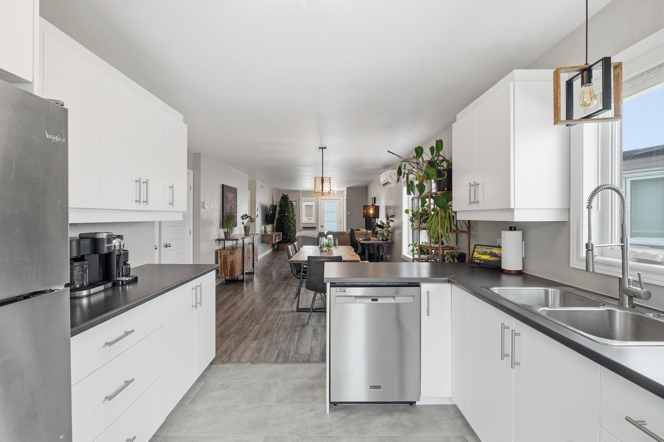 Cuisine - 213 Rue Des Becs-Scie, Gatineau (Masson-Angers), QC - Indoor Photo Showing Kitchen With Double Sink