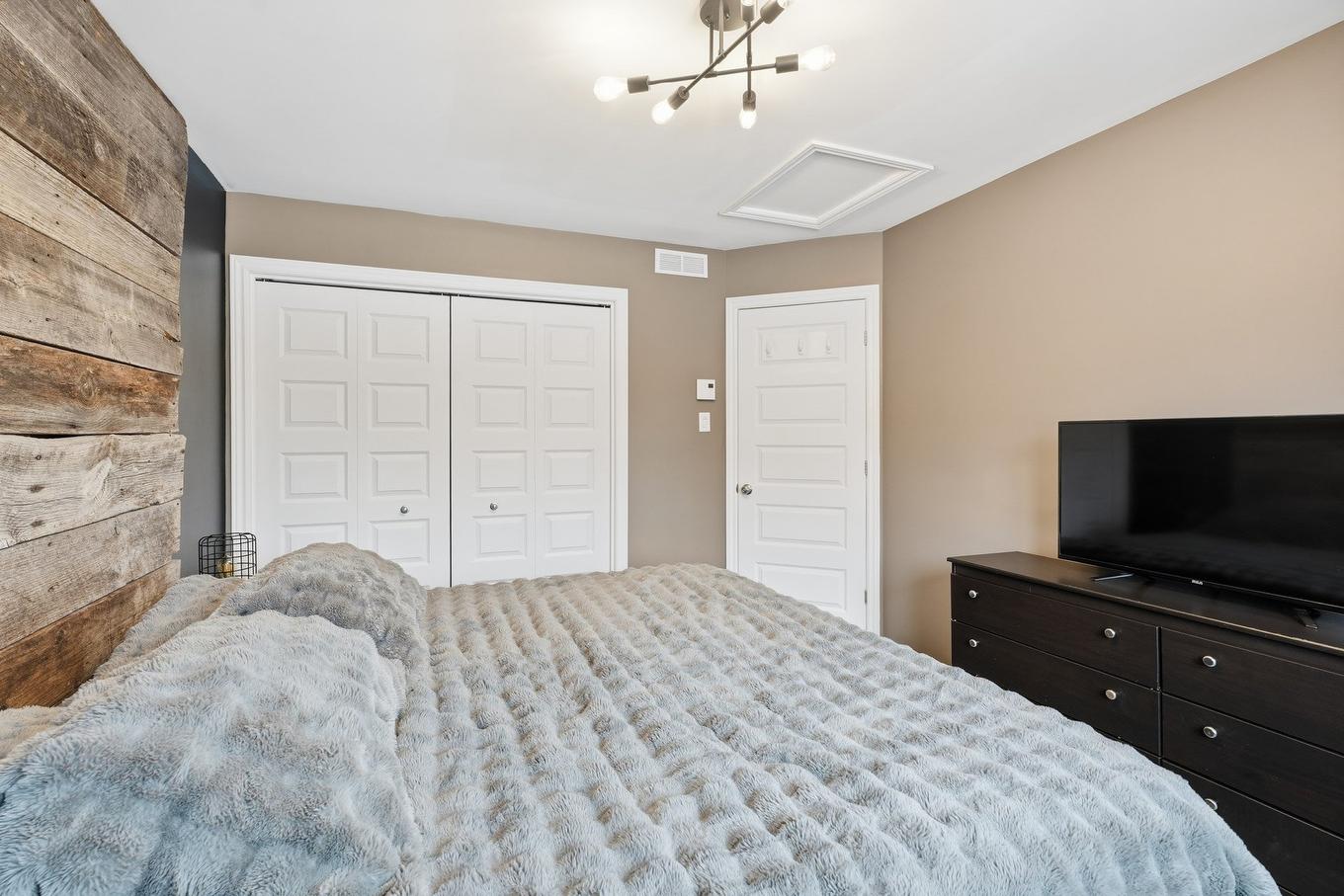 Chambre à coucher principale - 213 Rue Des Becs-Scie, Gatineau (Masson-Angers), QC - Indoor Photo Showing Bedroom