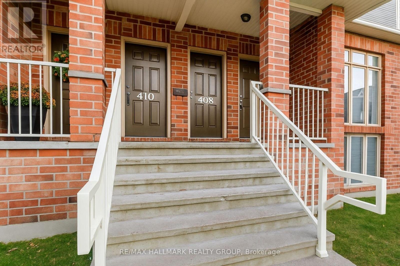 104 - 1512 Walkley Road, Ottawa, ON - Outdoor