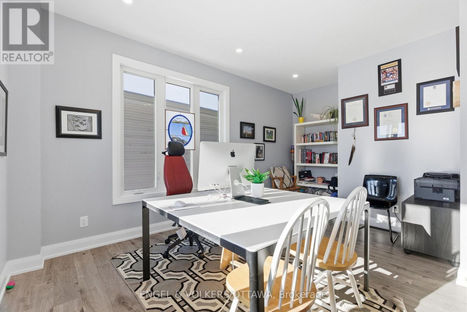 office off of foyer - 640 Meadowridge Circle, Ottawa, ON - Indoor Photo Showing Dining Room