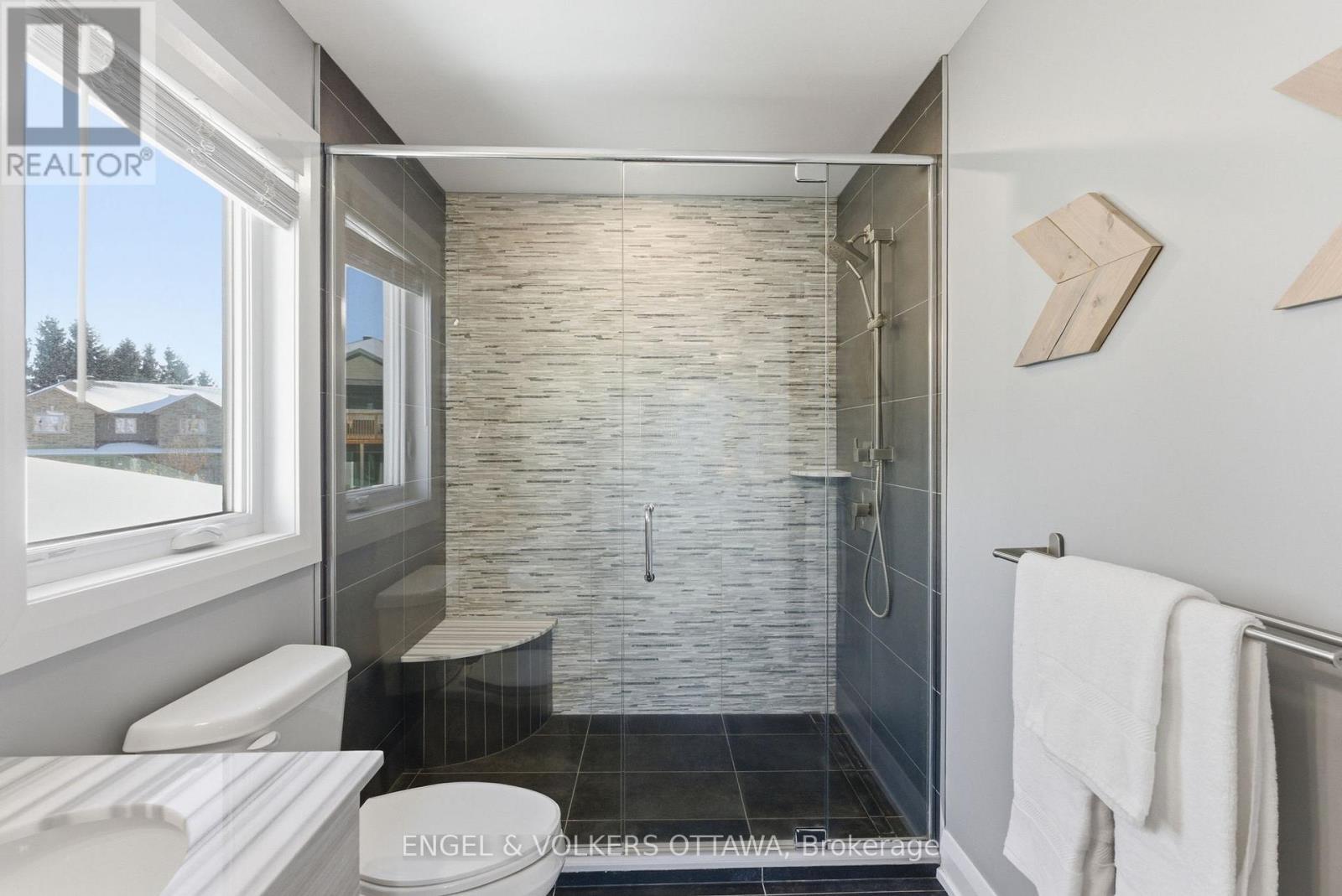 primary ensuite - 640 Meadowridge Circle, Ottawa, ON - Indoor Photo Showing Bathroom