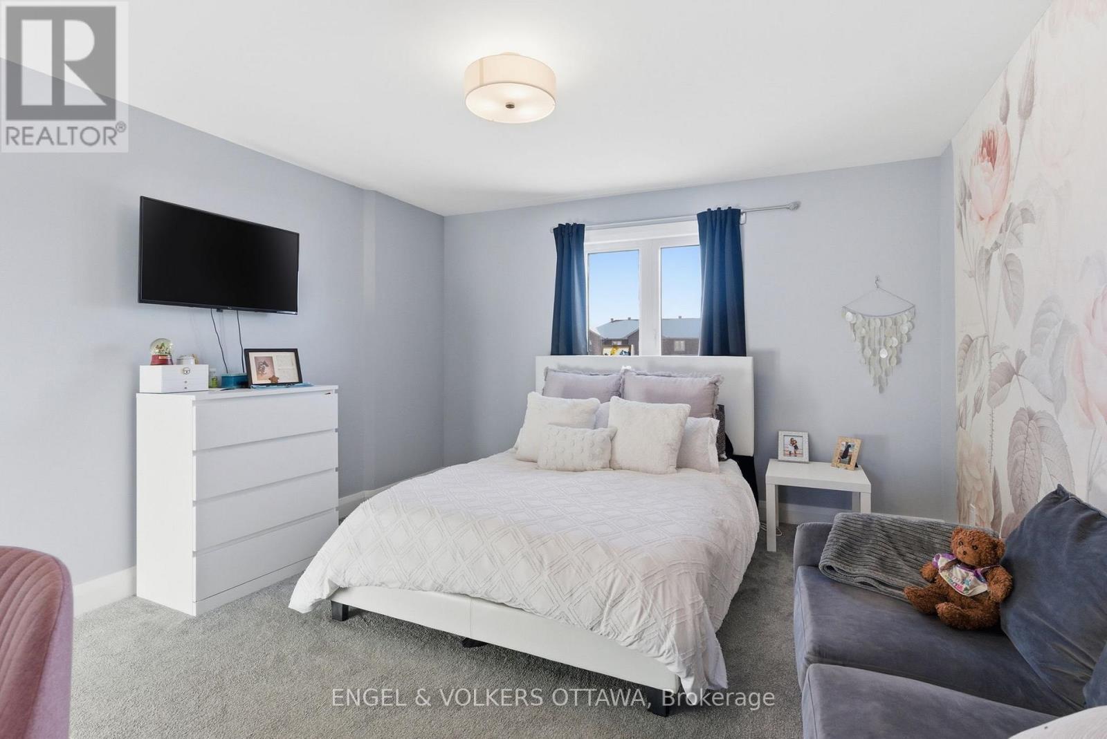640 Meadowridge Circle, Ottawa, ON - Indoor Photo Showing Bedroom