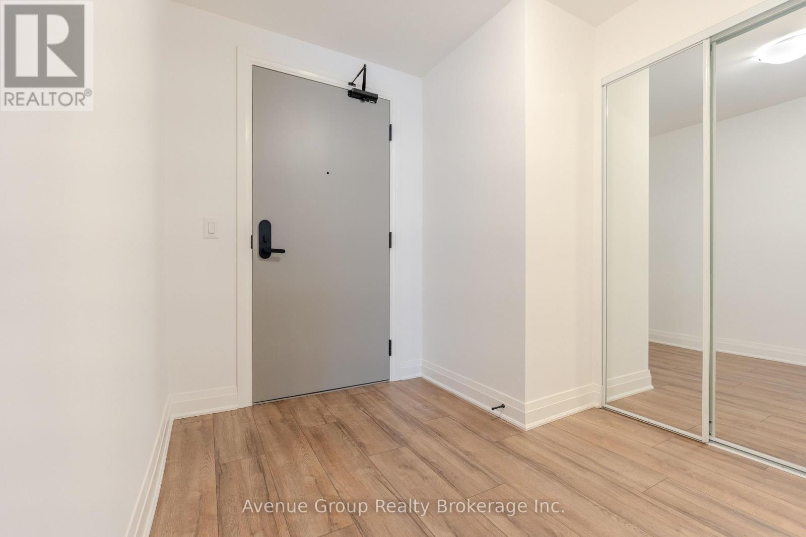 410 - 700 Sheppard Avenue W, Toronto, ON - Indoor Photo Showing Other Room