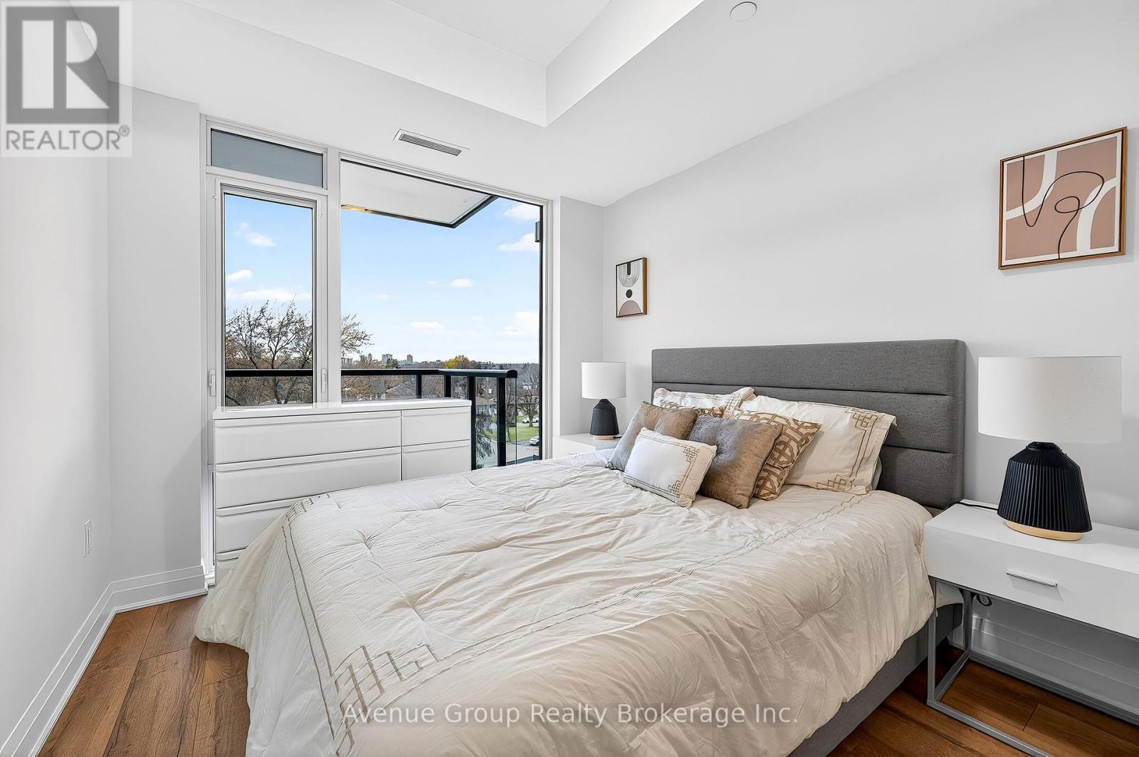 510 - 700 Sheppard Avenue W, Toronto, ON - Indoor Photo Showing Bedroom