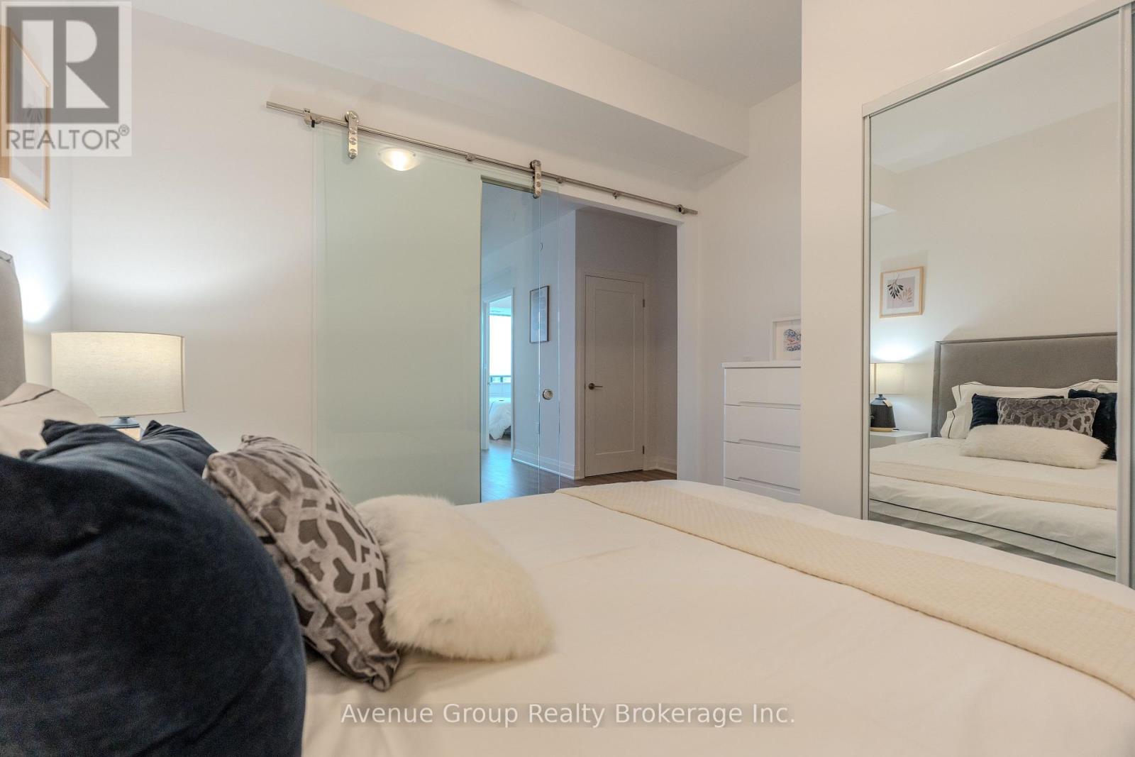510 - 700 Sheppard Avenue W, Toronto, ON - Indoor Photo Showing Bedroom