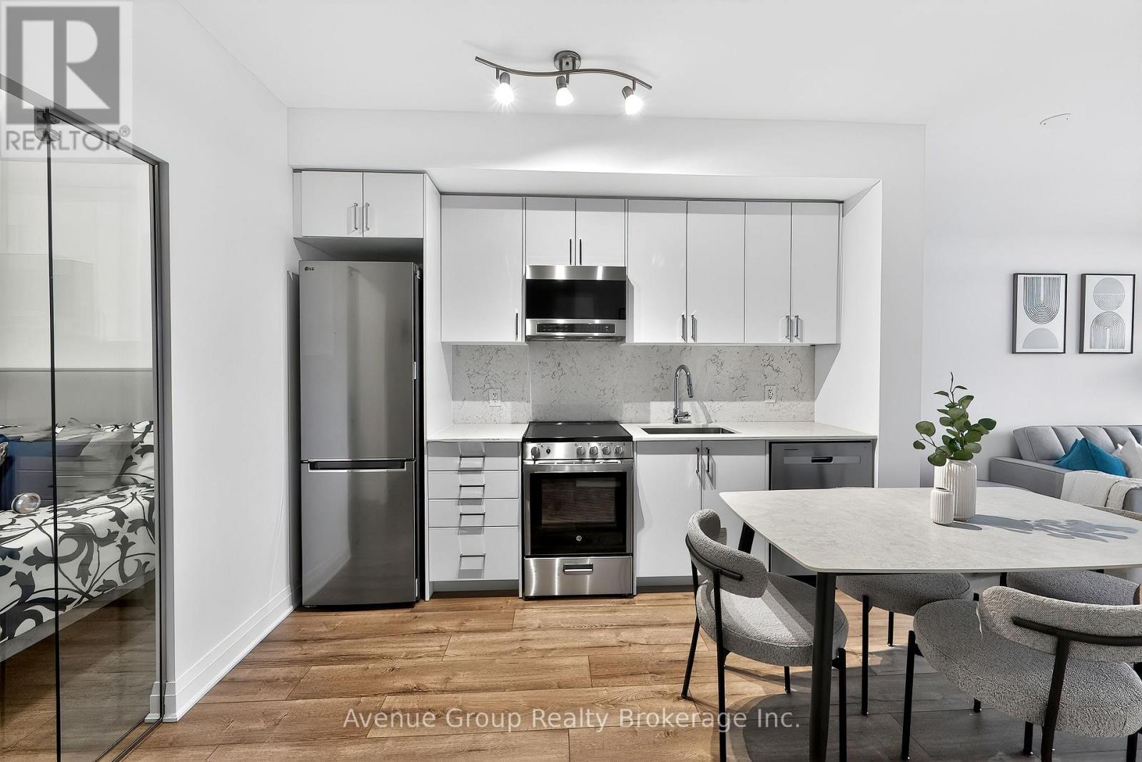 510 - 700 Sheppard Avenue W, Toronto, ON - Indoor