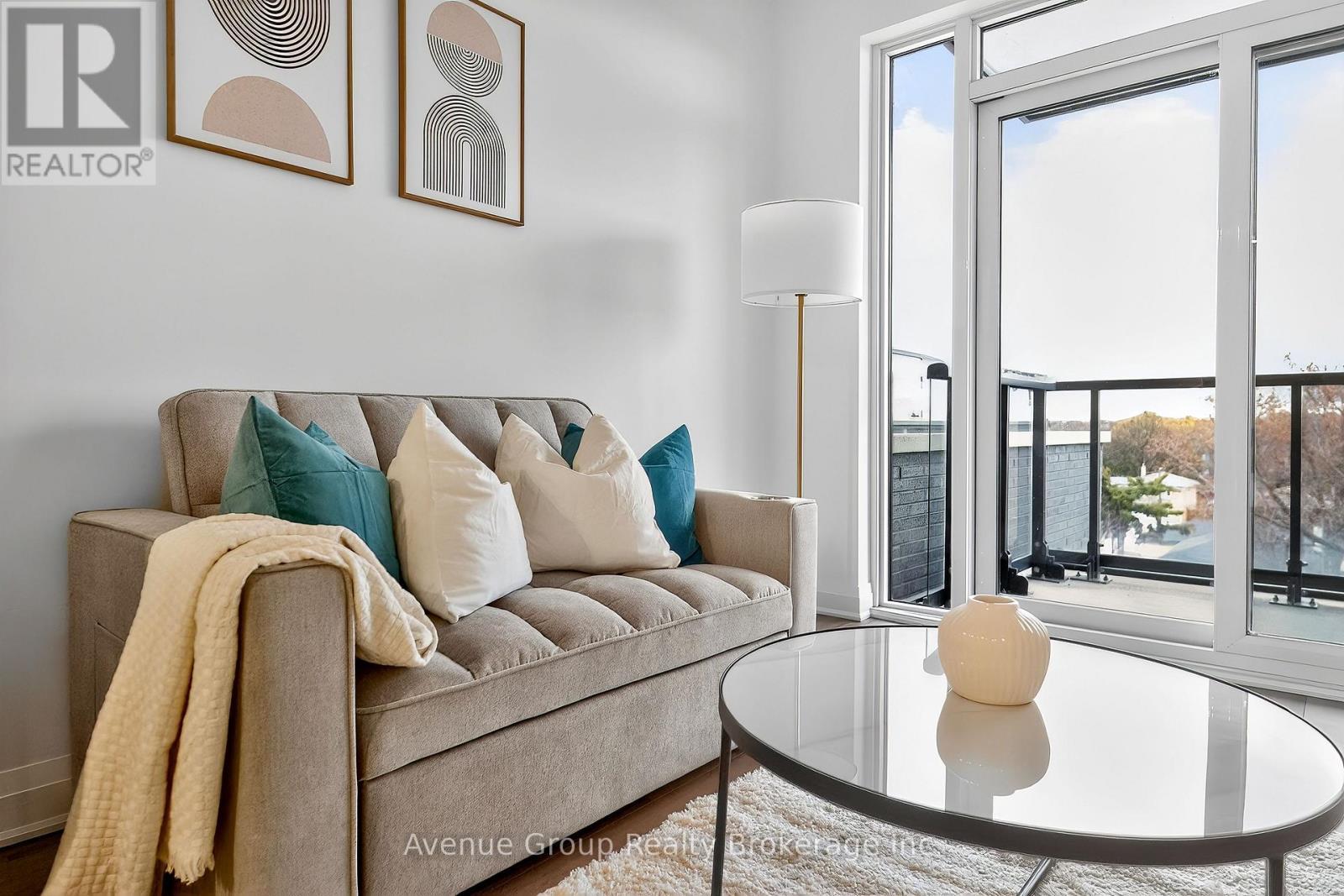 510 - 700 Sheppard Avenue W, Toronto, ON - Indoor Photo Showing Other Room