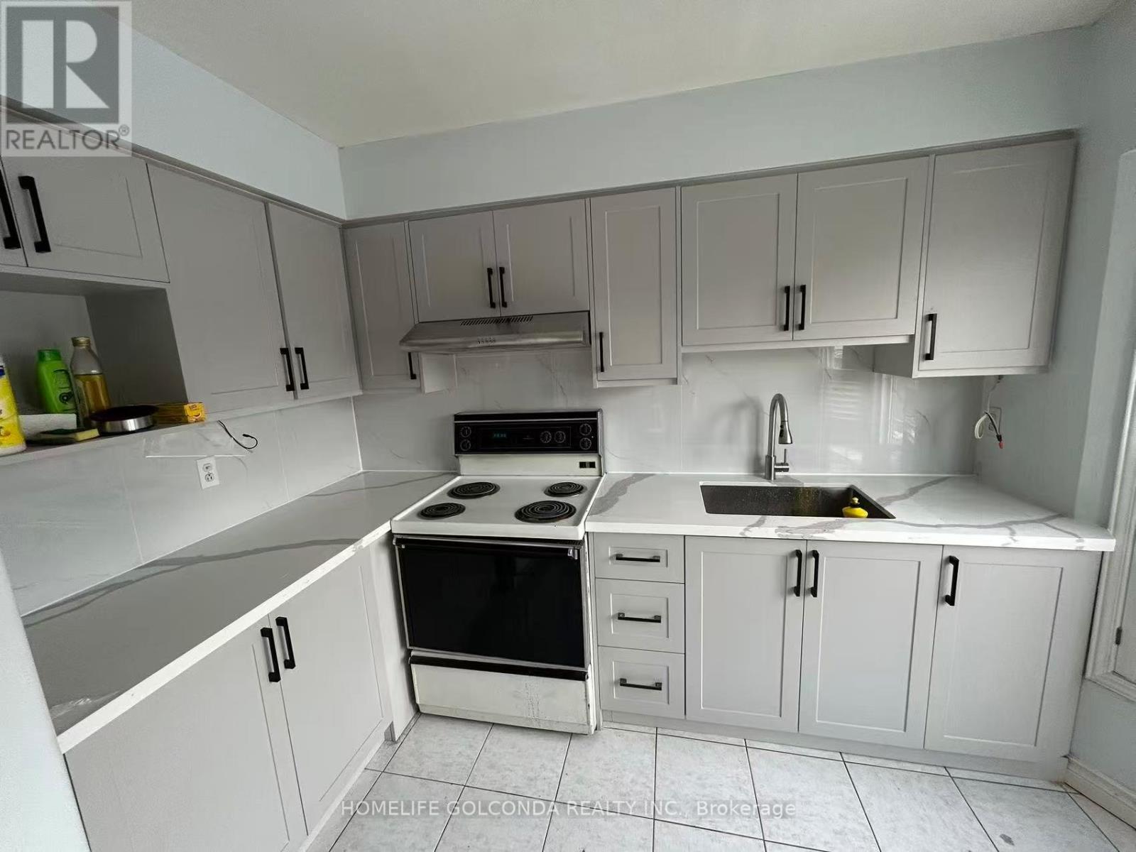 Unit 29 - 25 Whitecap Boulevard, Toronto, ON - Indoor Photo Showing Kitchen