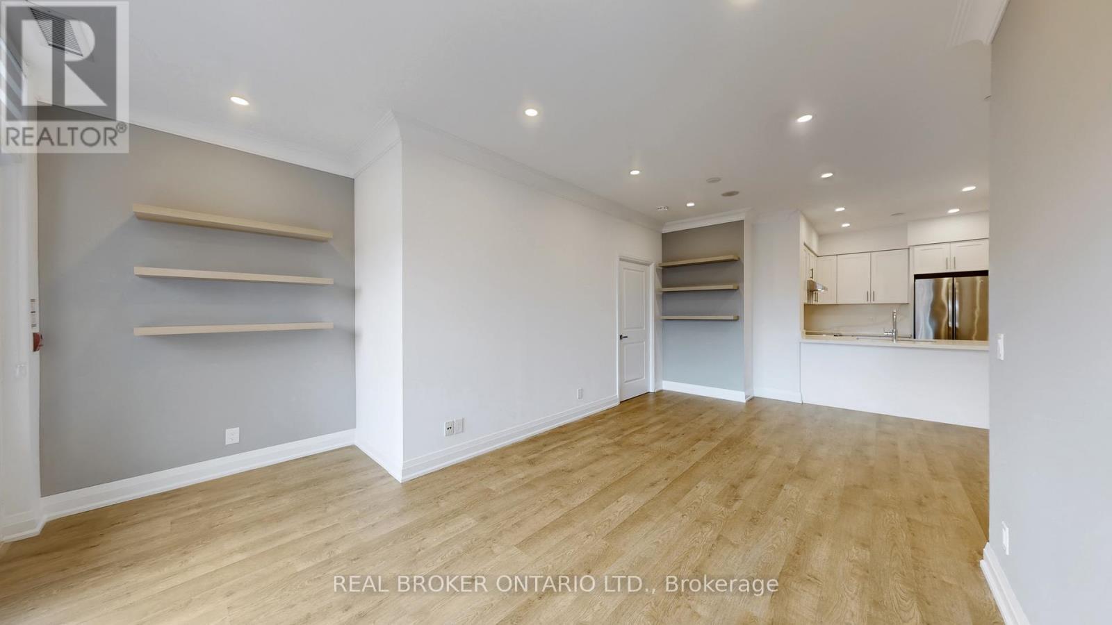 103 - 520 Steeles Avenue W, Vaughan, ON - Indoor