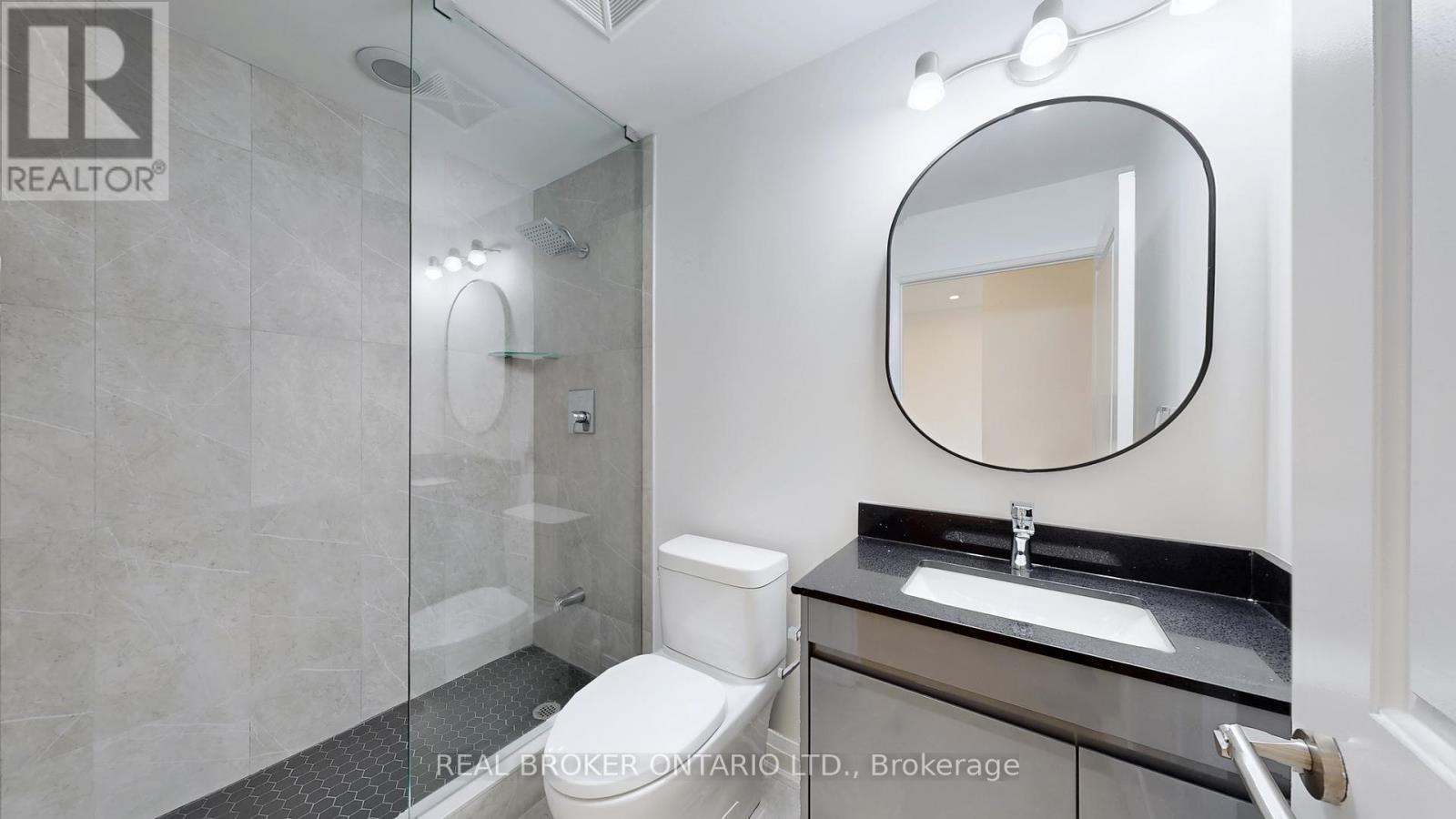 103 - 520 Steeles Avenue W, Vaughan, ON - Indoor Photo Showing Bathroom