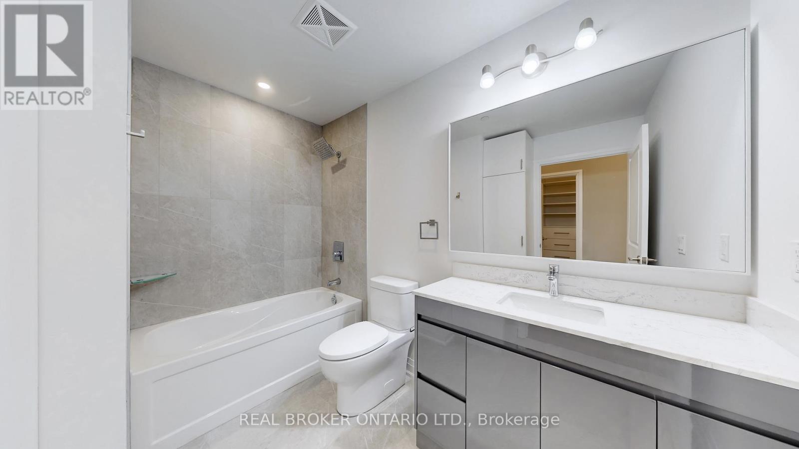 103 - 520 Steeles Avenue W, Vaughan, ON - Indoor Photo Showing Bathroom