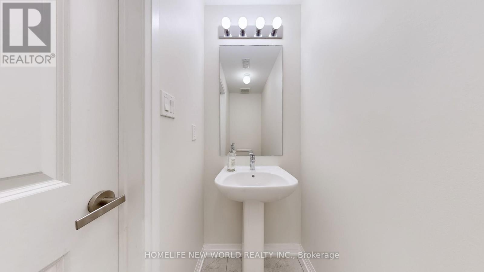 1697 Bur Oak Avenue, Markham, ON - Indoor Photo Showing Bathroom