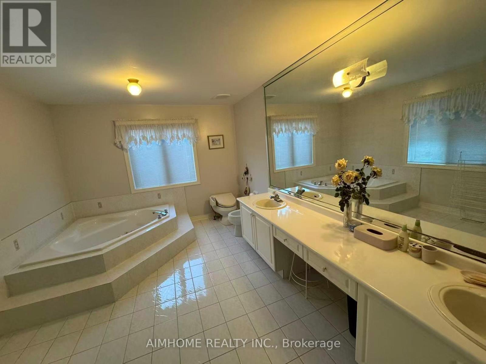 92 Springbrook Drive, Richmond Hill, ON - Indoor Photo Showing Bathroom