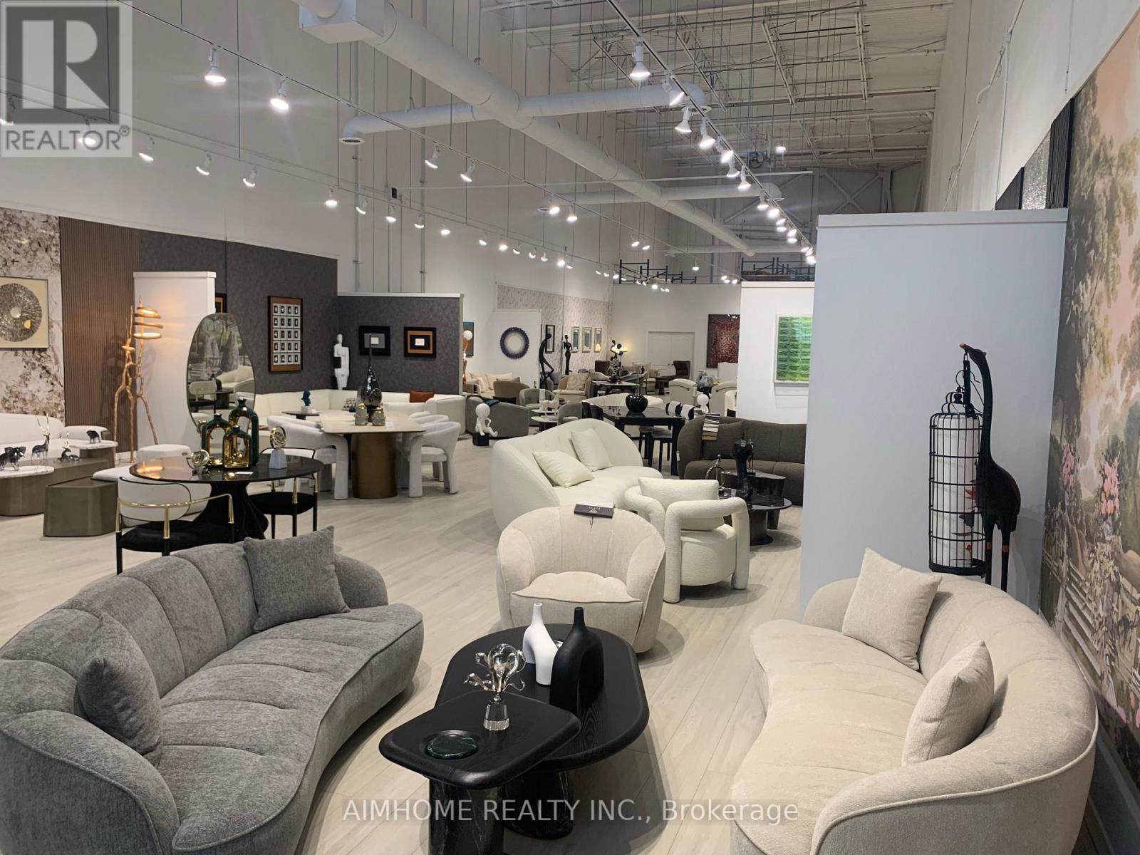 2 - 32 Don Hillock Drive, Aurora, ON