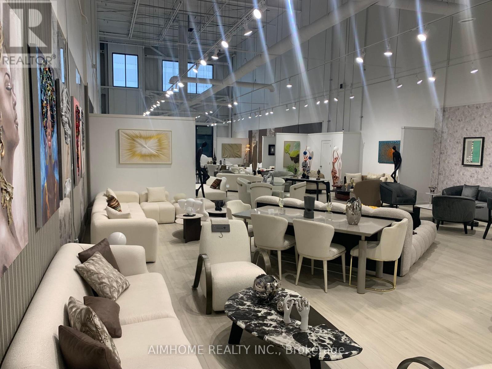 2 - 32 Don Hillock Drive, Aurora, ON