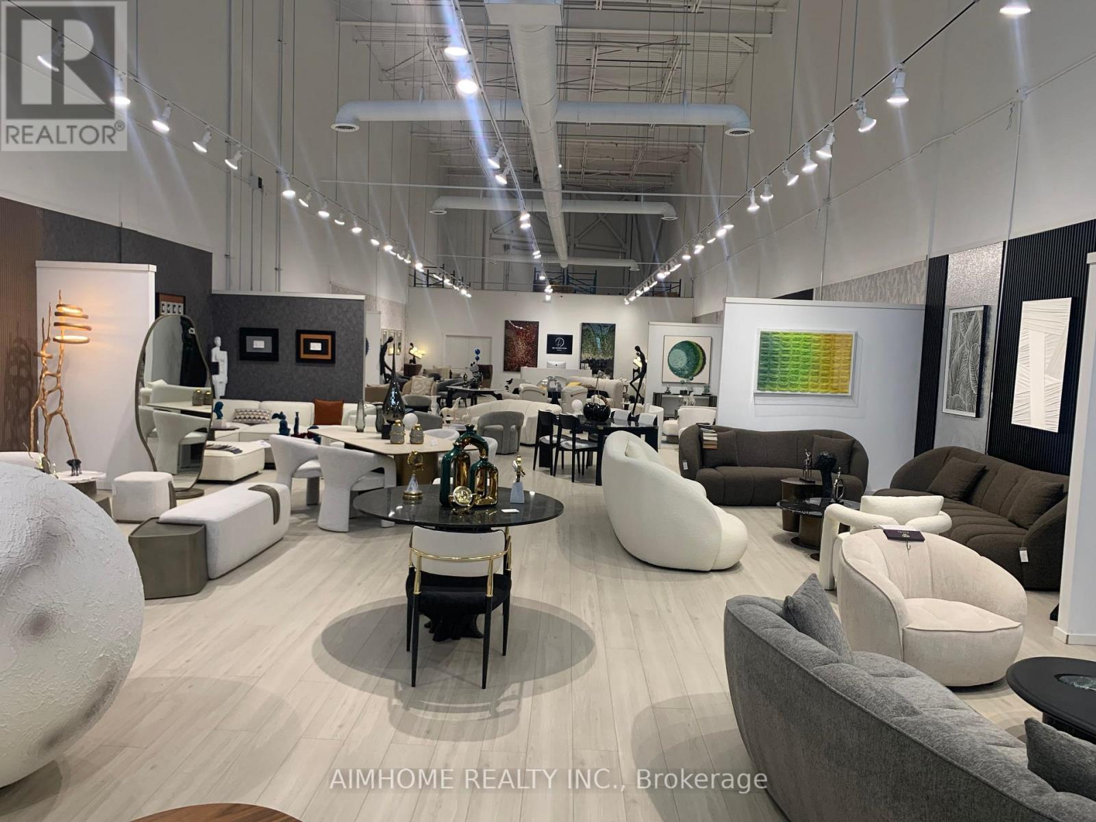 2 - 32 Don Hillock Drive, Aurora, ON