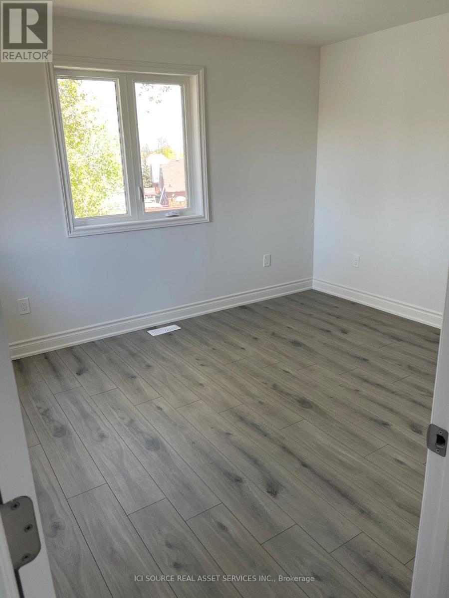 2 - 17 East Street, St. Catharines, ON - Indoor Photo Showing Other Room