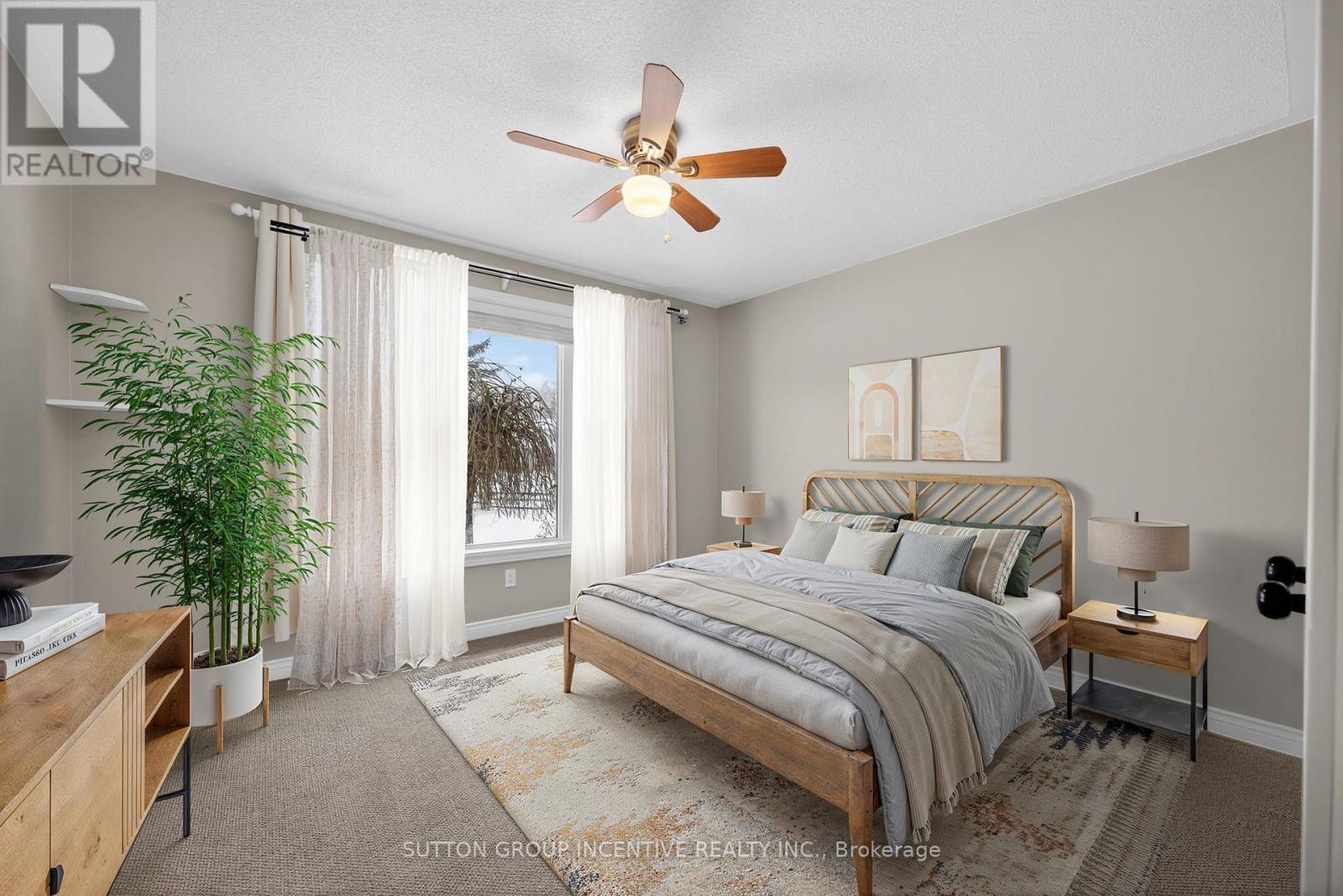 36 Nicholson Crescent, Springwater, ON - Indoor Photo Showing Bedroom