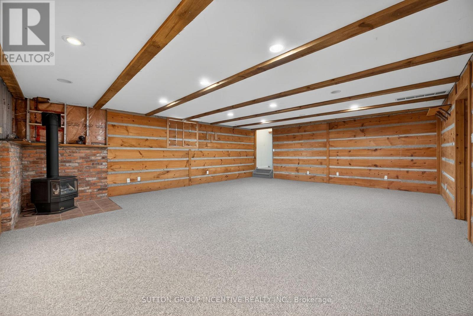 36 Nicholson Crescent, Springwater, ON - Indoor Photo Showing Other Room