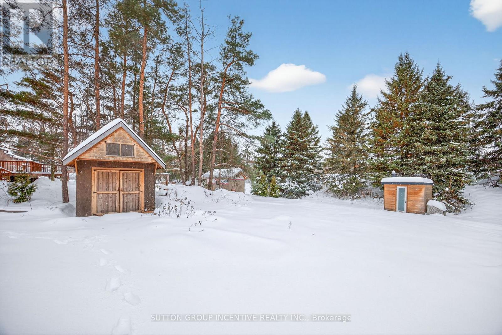 36 Nicholson Crescent, Springwater, ON - Outdoor