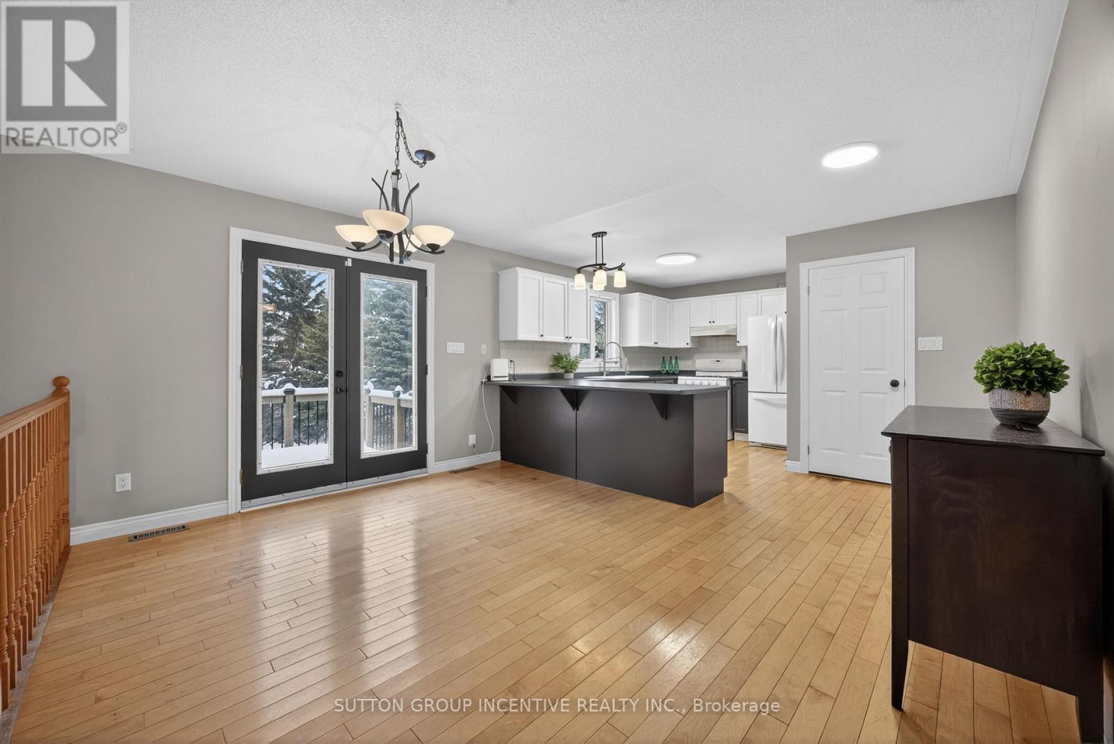 36 Nicholson Crescent, Springwater, ON - Indoor