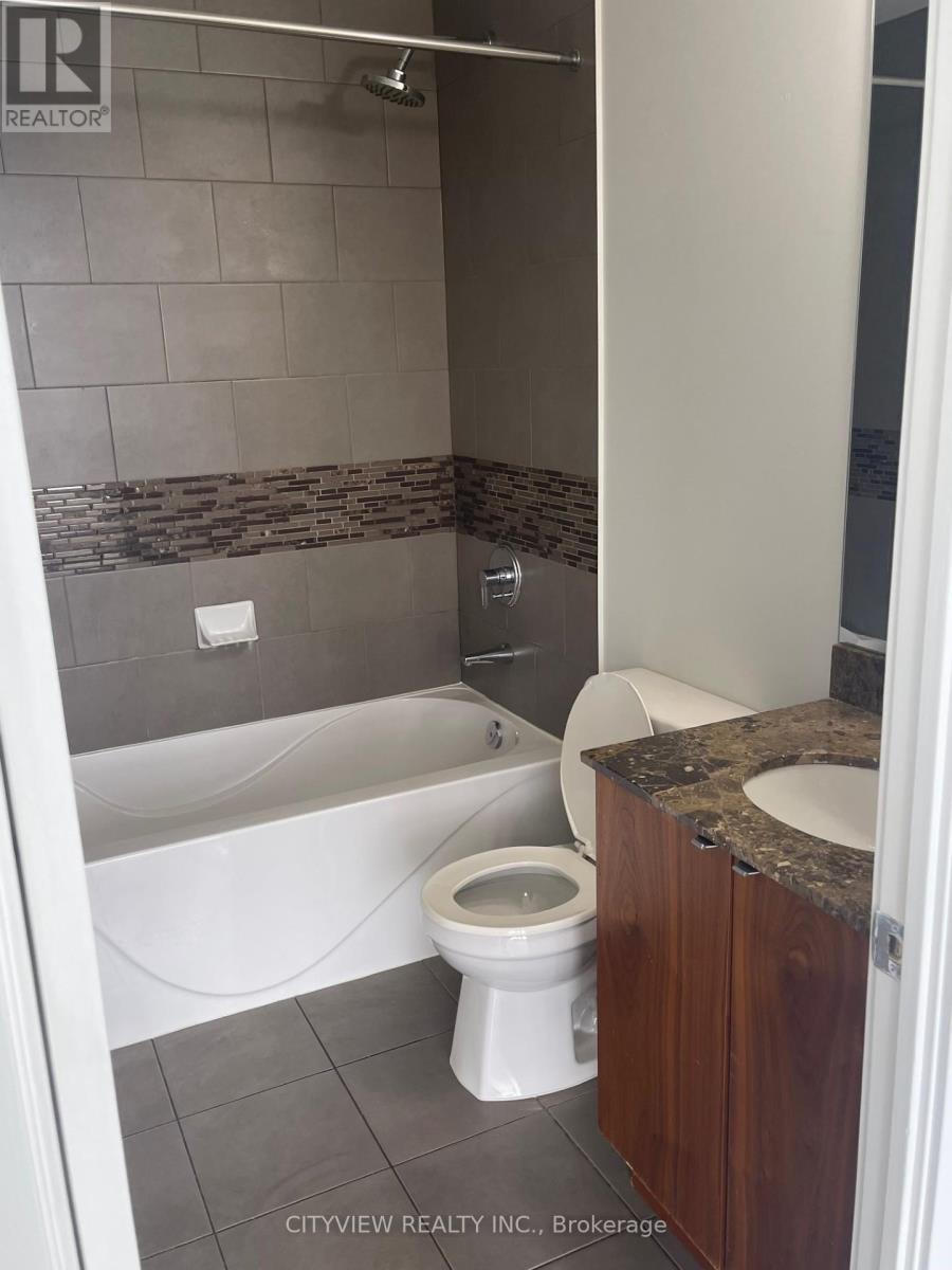 3408 - 4099 Brickstone Mews, Mississauga, ON - Indoor Photo Showing Bathroom