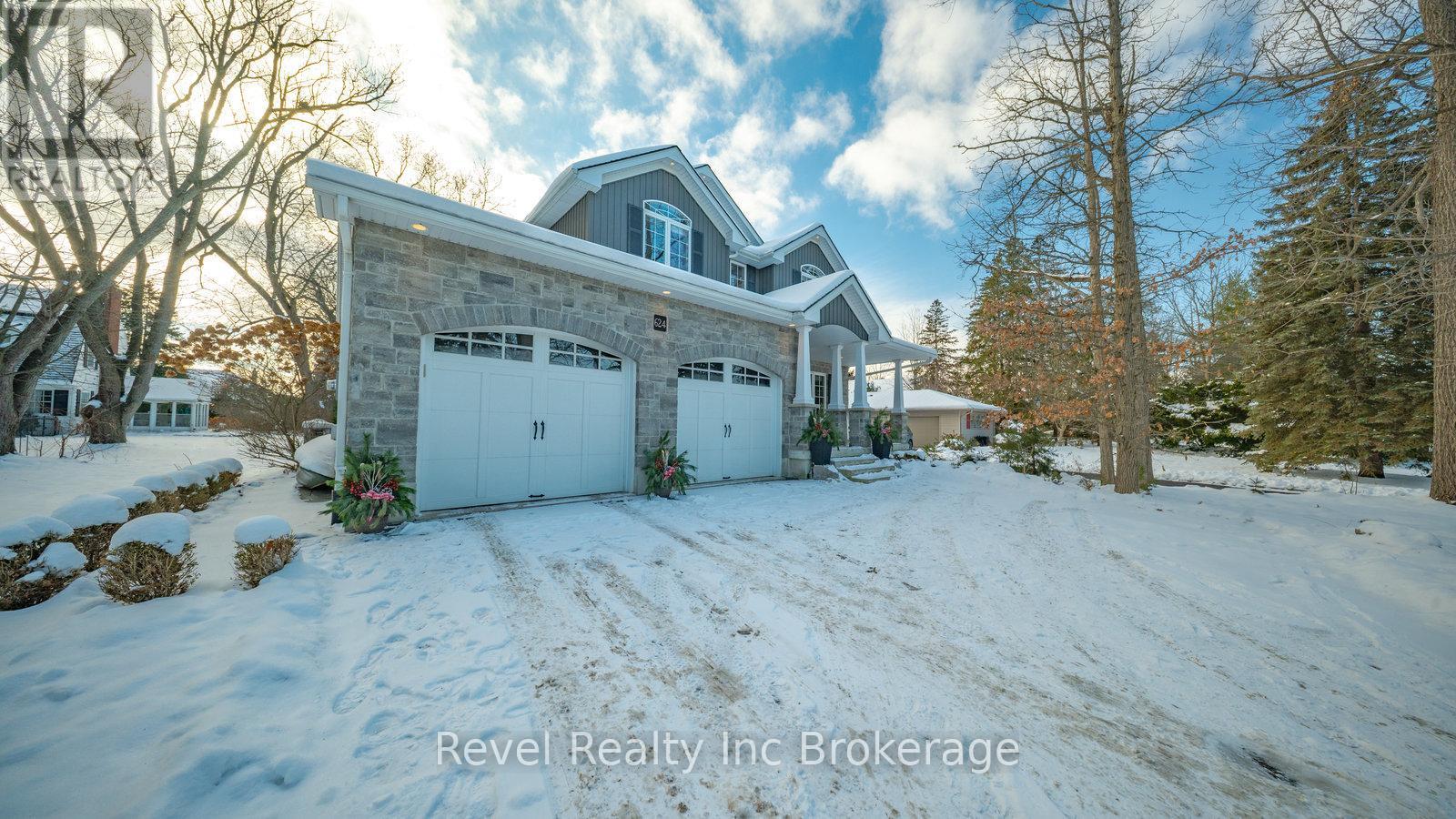 624 Devonshire Avenue, Woodstock (Woodstock - North), ON - Outdoor