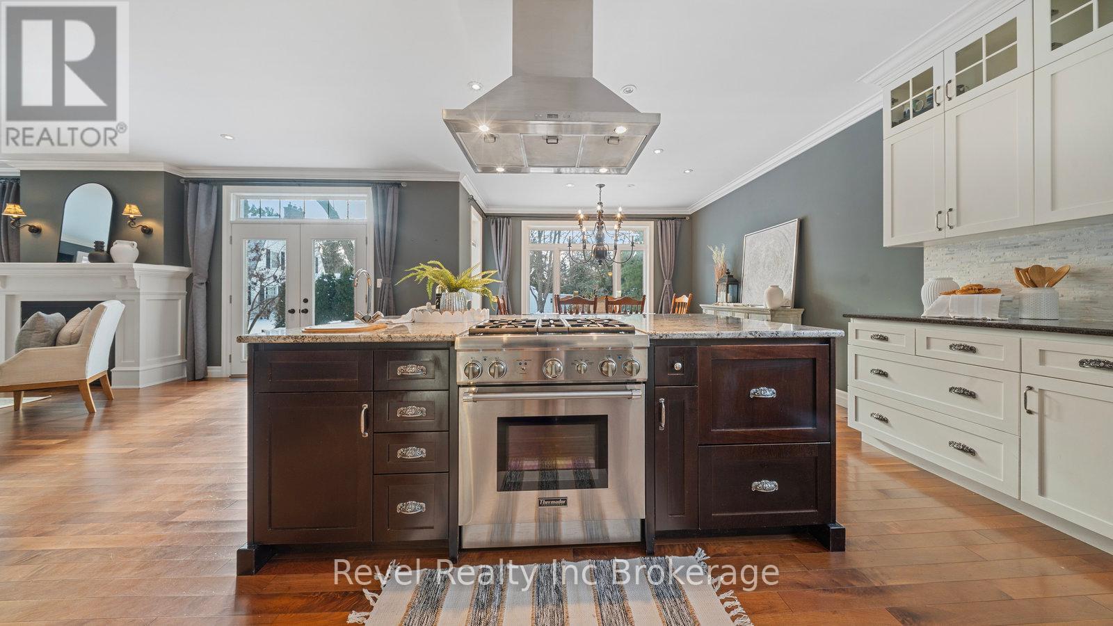 Island - 624 Devonshire Avenue, Woodstock (Woodstock - North), ON - Indoor Photo Showing Other Room