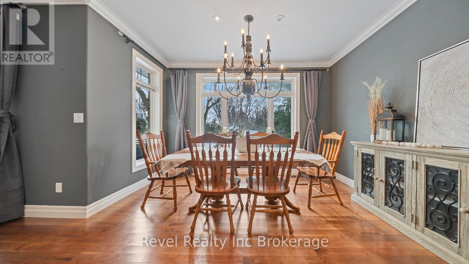 Dining Area - 624 Devonshire Avenue, Woodstock (Woodstock - North), ON - Indoor Photo Showing Dining Room