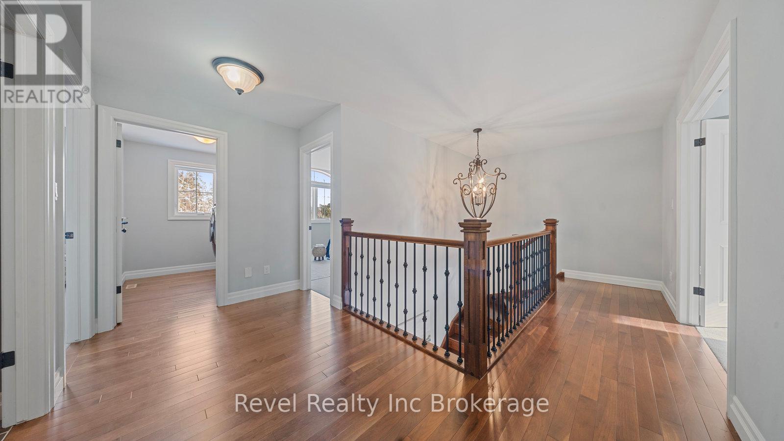 Upstairs Foyer - 624 Devonshire Avenue, Woodstock (Woodstock - North), ON - Indoor Photo Showing Other Room