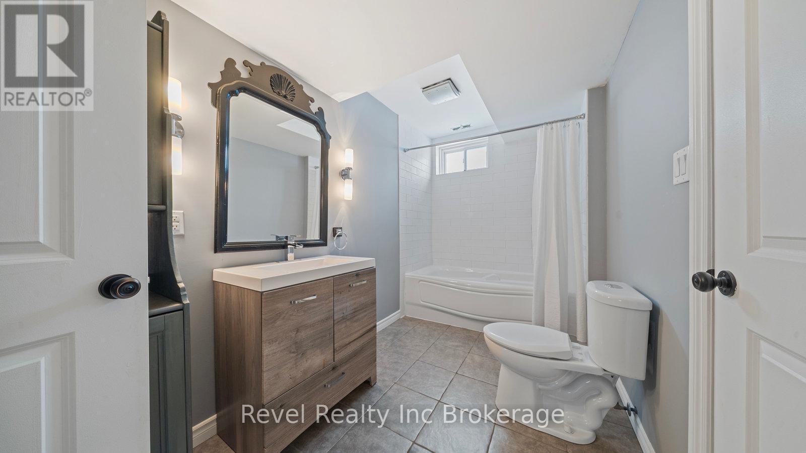 Basement Bathroom - 624 Devonshire Avenue, Woodstock (Woodstock - North), ON - Indoor Photo Showing Bathroom