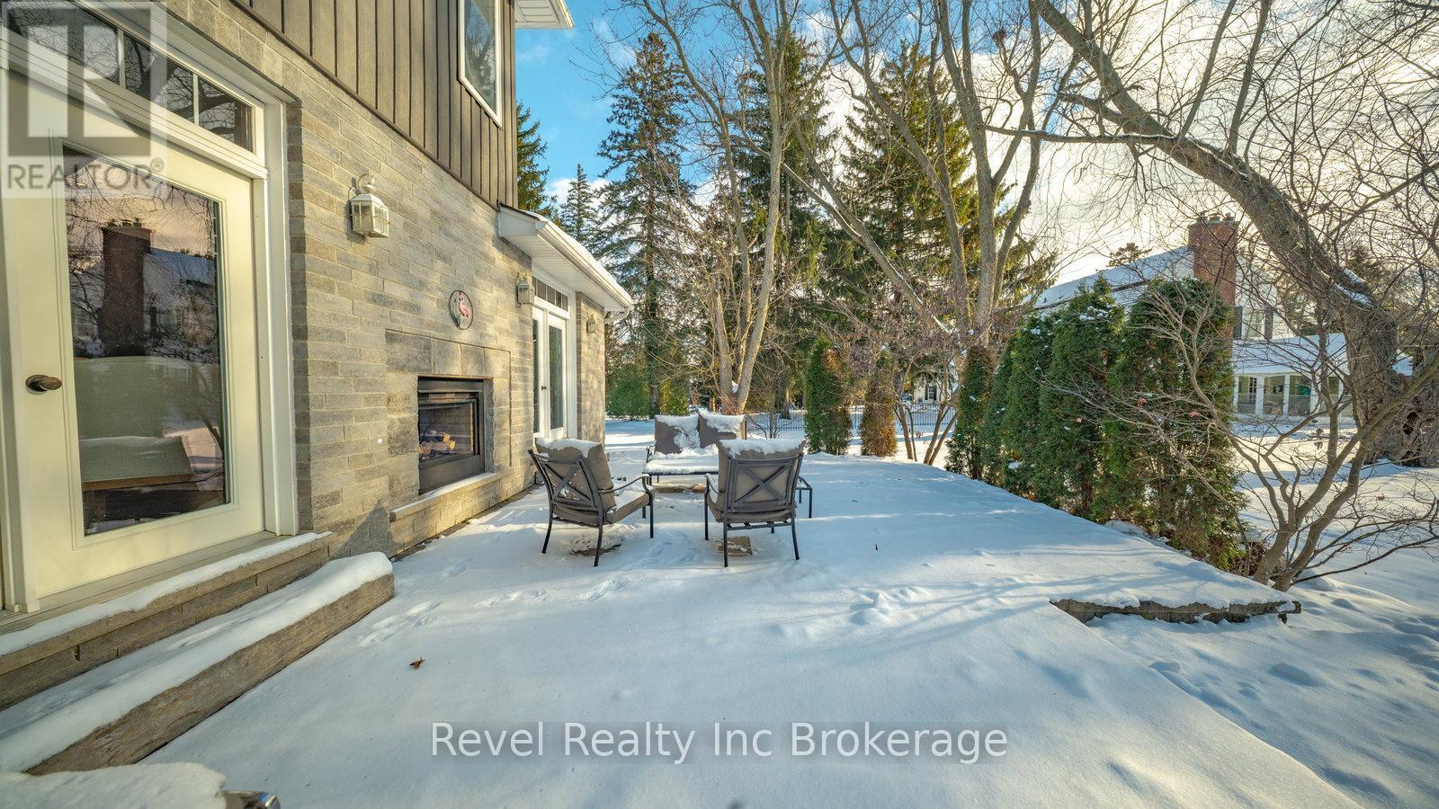 624 Devonshire Avenue, Woodstock (Woodstock - North), ON - Outdoor