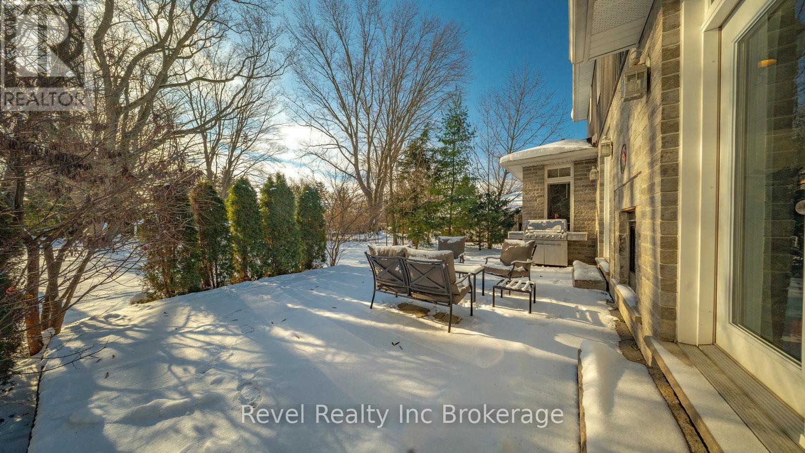 624 Devonshire Avenue, Woodstock (Woodstock - North), ON - Outdoor