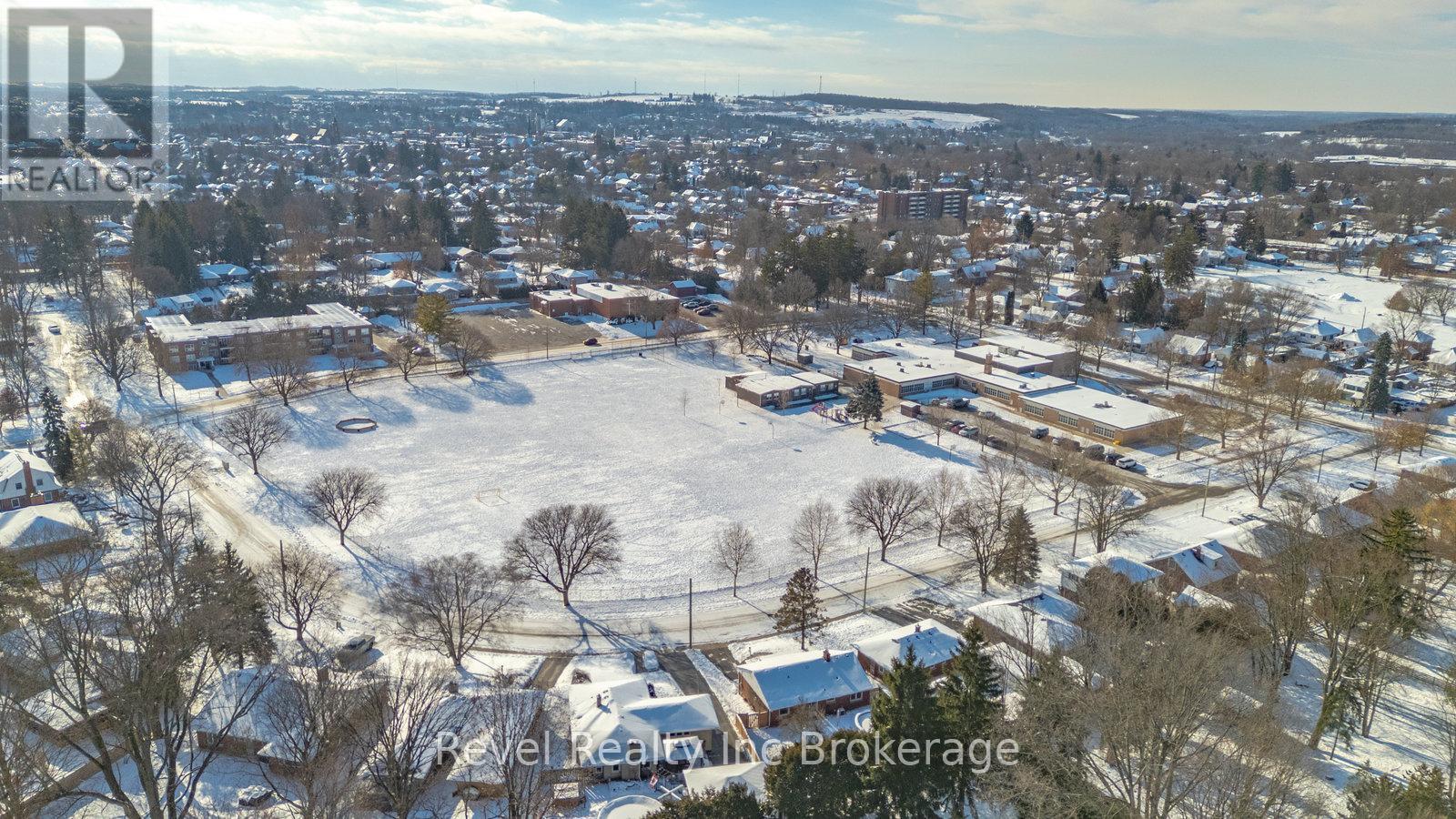 624 Devonshire Avenue, Woodstock (Woodstock - North), ON - Outdoor With View