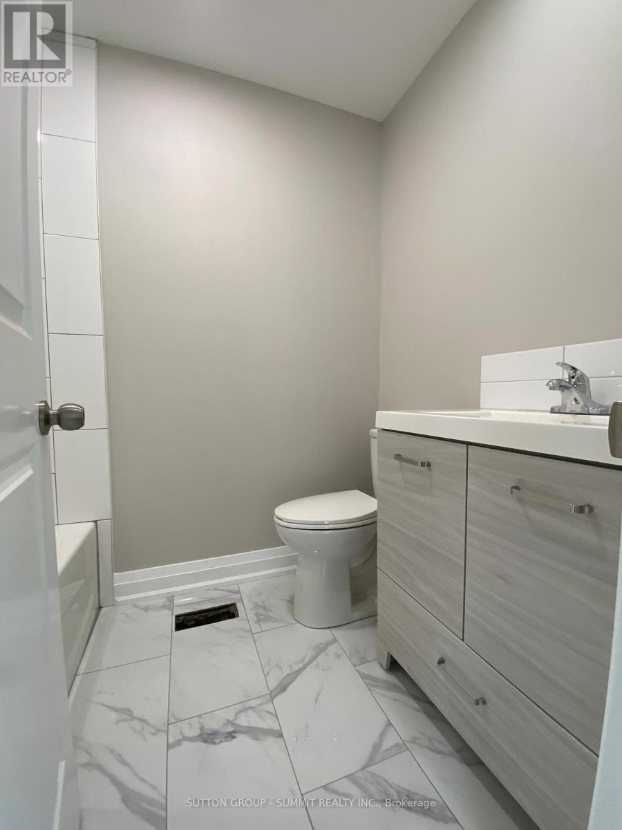 8 - 239 Main Street, King, ON - Indoor Photo Showing Bathroom